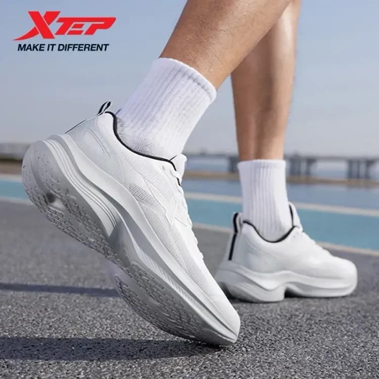 Мужские кроссовки Xtep 875219110015