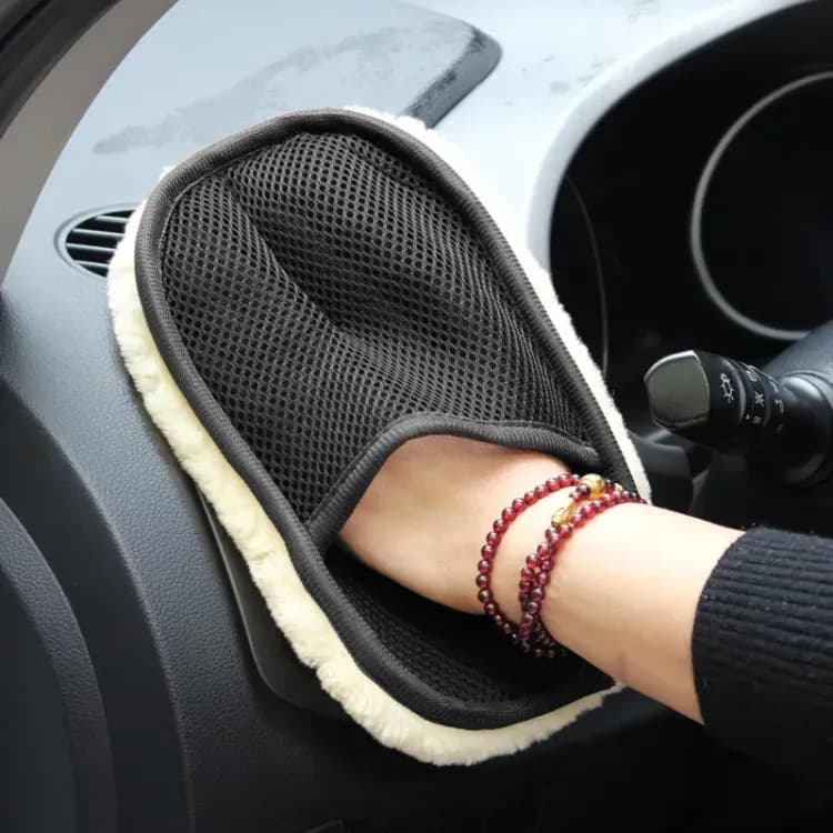 Плюшевая перчатка для мойки авто