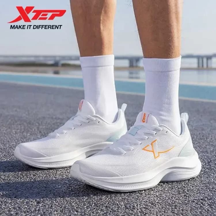 Мужские кроссовки Xtep 875219110015