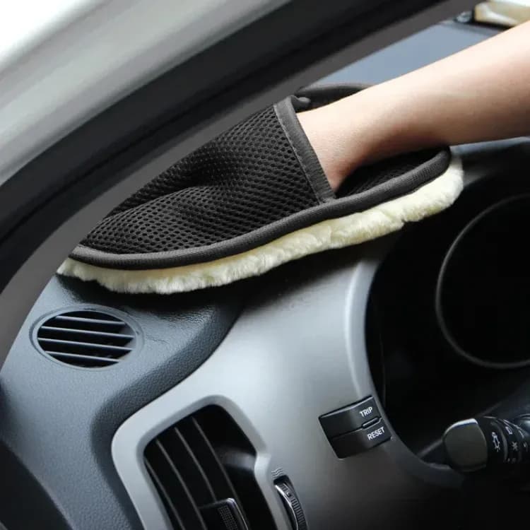 Плюшевая перчатка для мойки авто