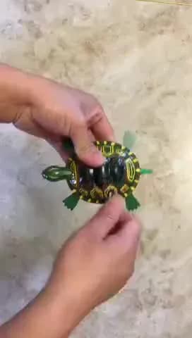 Металлическая заводная игрушка ретро