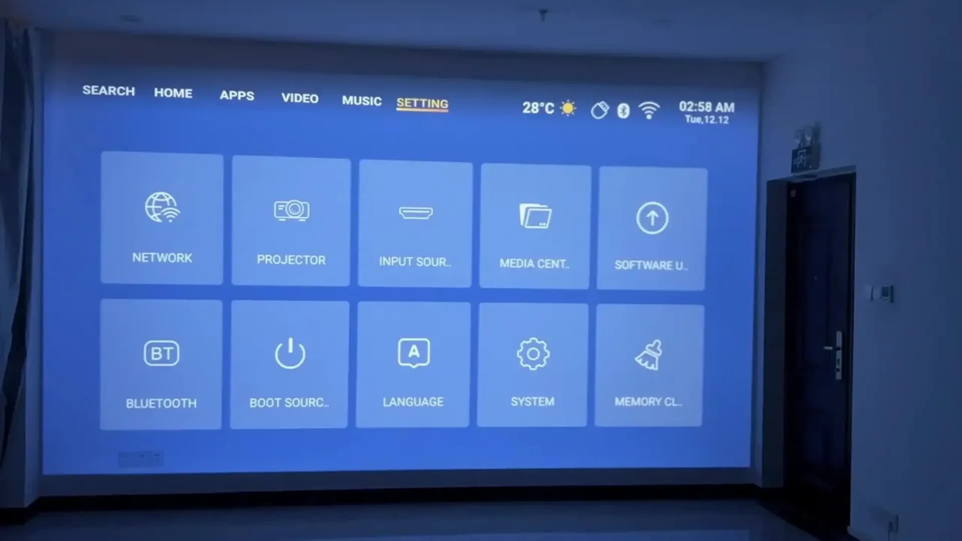 Проектор Touyinger Q11 вид спереди